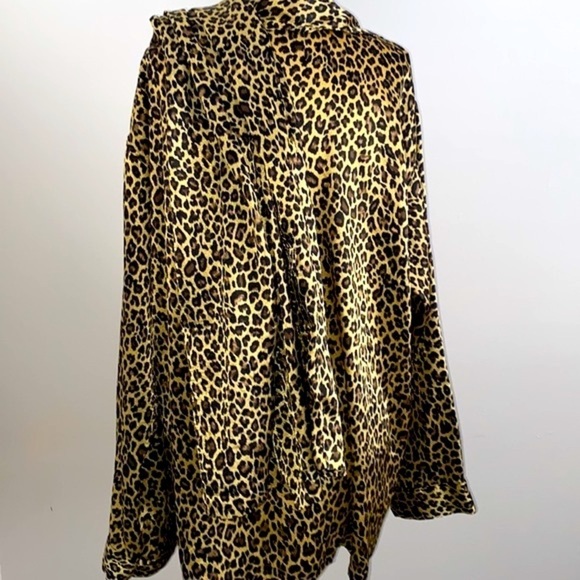 Victoria’s Secret vintage cheetah satin pajama set - Picture 2 of 7